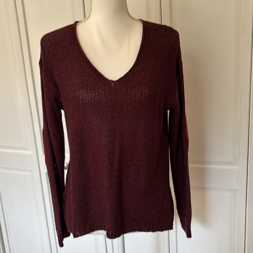 RDI Burgundy V-Neck Sweater Lightweight Knit Classic